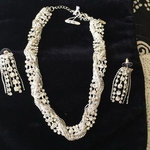 Necklace and earring set